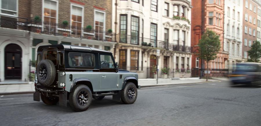  Land Rover Defender 90 Autobiography 2015 года  (фото 2 из 10)